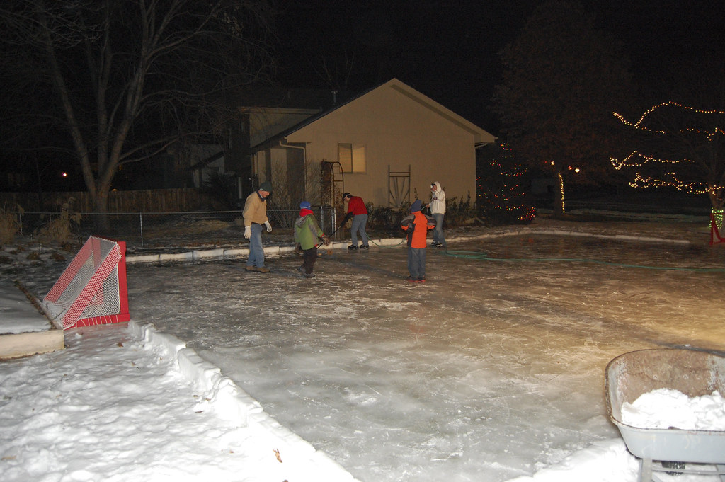 How to make a ice-skating rink for hockey